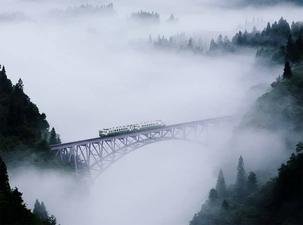 Железнодорожный мост через реку Тадами, Фукусима, Япония